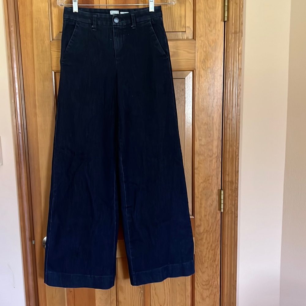 Stretchy high rise dark blue wide leg jeans, in great condition